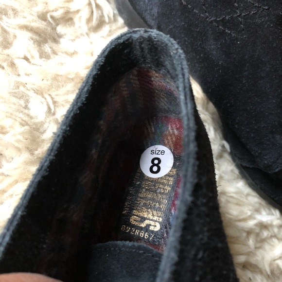 Black suede ankle boots - Picture 2 of 4